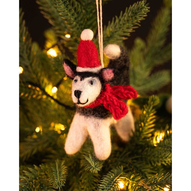 Amica Felt Husky With Hat & Scarf 9cm image number 1